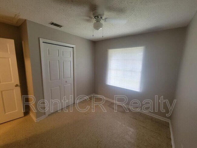 Building Photo - 37851 Crystal Way