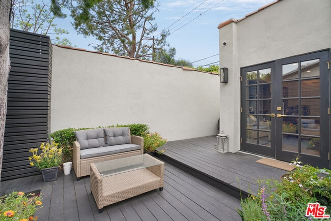 Building Photo - 8062 Waring Ave