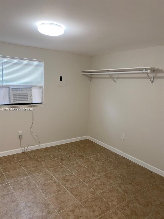 Building Photo - 12531 E Golf Dr