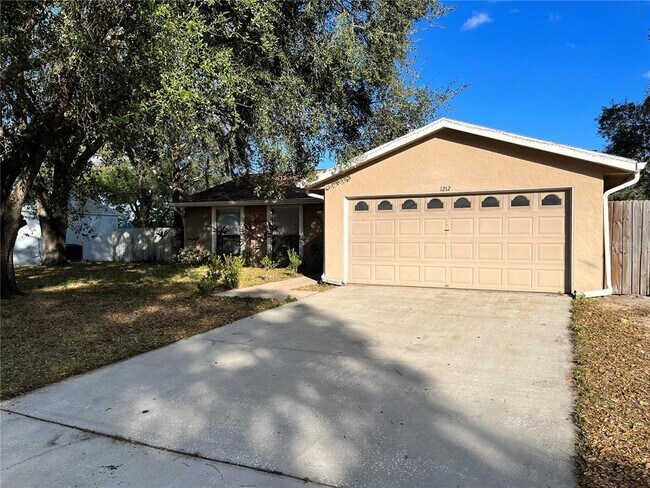 Building Photo - 1212 Piney Branch Cir