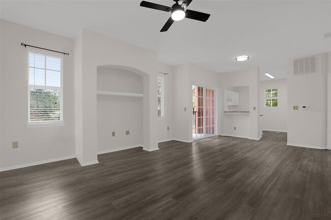 Building Photo - 1325 Rotonda Point
