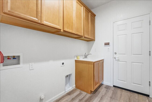 Building Photo - 7503 Allan Detrick Ave