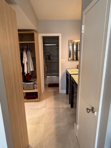 Building Photo - 2030 S Ocean Dr