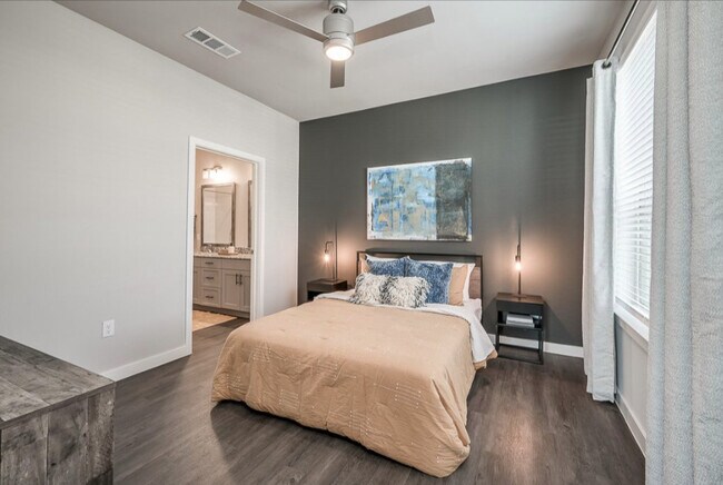 Building Photo - Up to 6 Weeks FREE – Make Your Move Today!