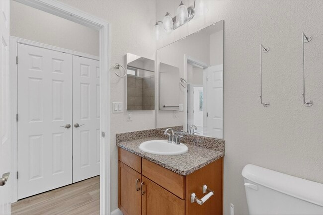 Building Photo - 4 Avenida Vista Esquisita