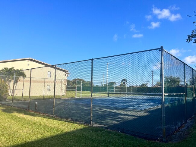 Building Photo - 1766 Abbey Rd
