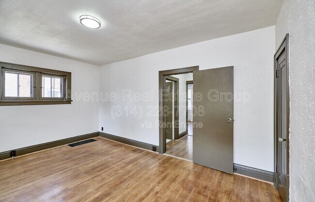 Building Photo - 5021 Ray Ave