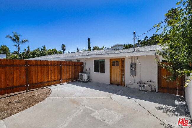 Building Photo - 5634 Mason Ave