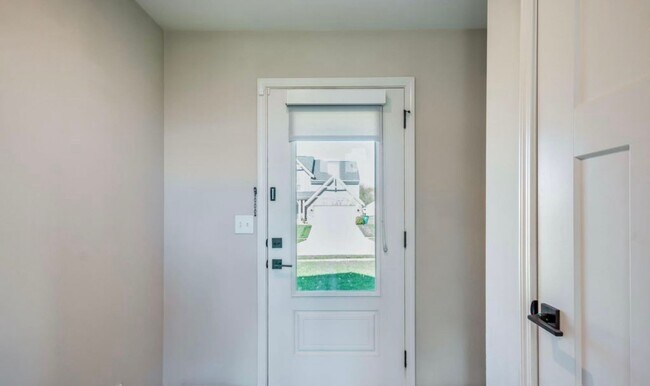 Building Photo - 15911 Long Meadow Way