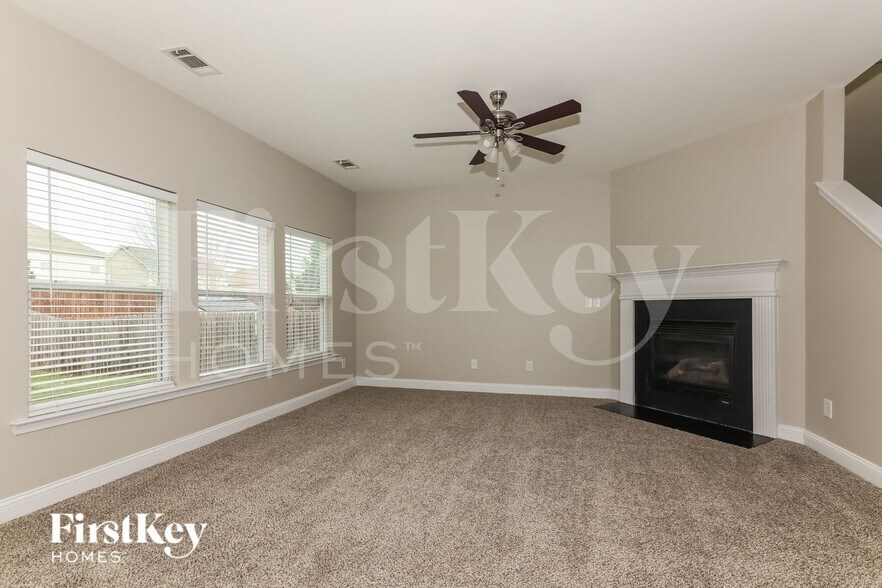 Building Photo - 12635 Cumberland Cove Dr