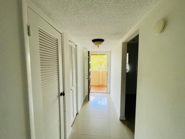 Building Photo - 6300 S Falls Cir Dr