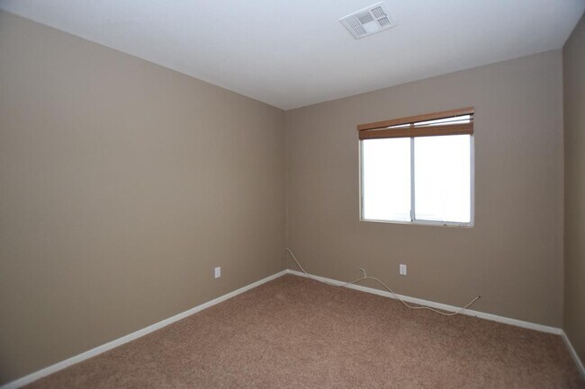 Building Photo - 1024 Clover Tip Ct