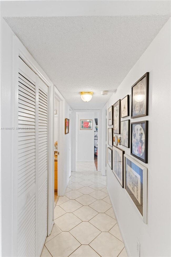 Building Photo - 3800 S Ocean Dr