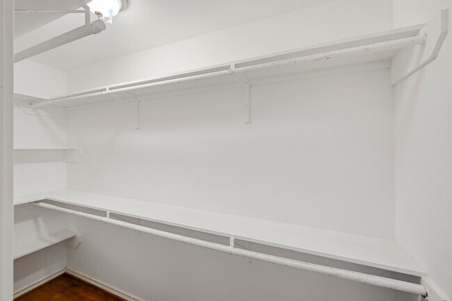 Building Photo - 16250 Indian Mill Dr