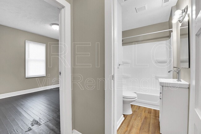 Building Photo - 4029 Parthenia Ave