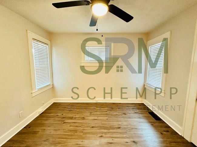 Building Photo - Remodeled 1 bedroom duplex with off street parking near Iroquois Park!