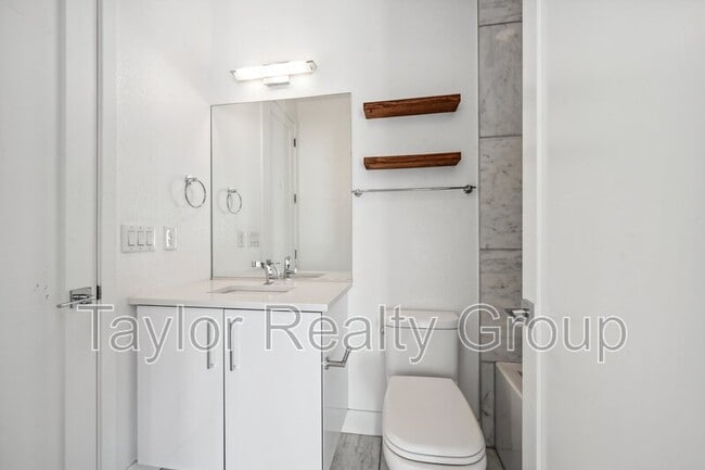 Building Photo - 3032 Wilson Ct