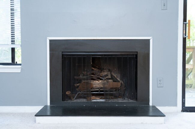 Building Photo - 1054 Cheshire Ct