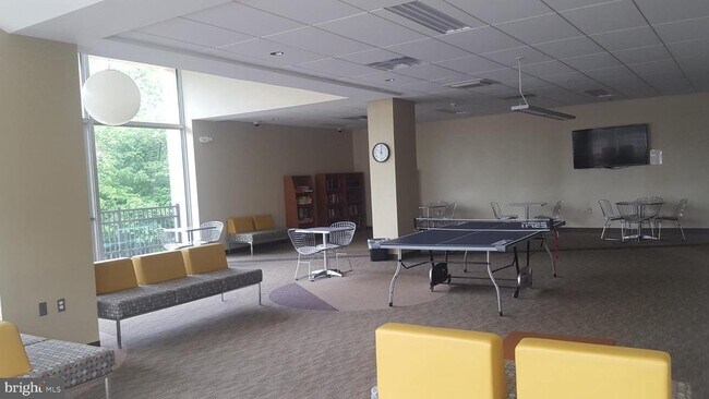 Building Photo - 4600 Miles Dr