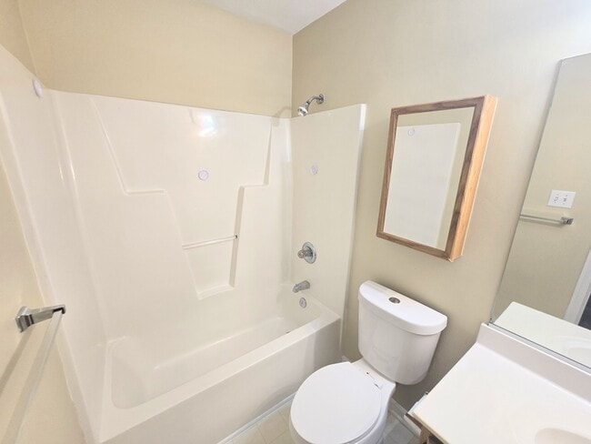 Building Photo - 1009 Friar Tuck Ct