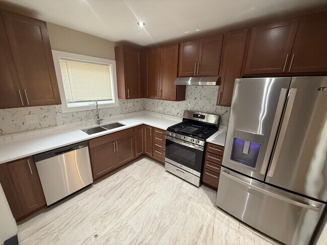 Building Photo - 10154 S Calumet Ave