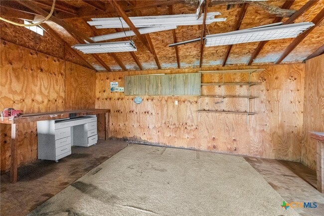 Building Photo - 2676 Pahmeyer Rd