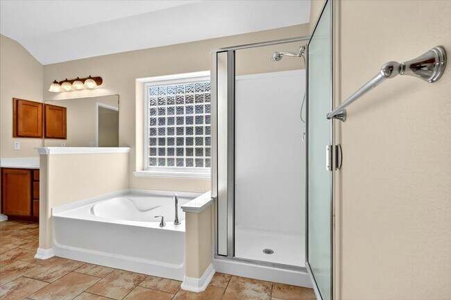 Building Photo - 6018 Tapestry Dr