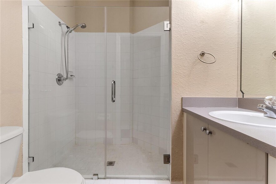 Building Photo - 8562 NW 108th Ave