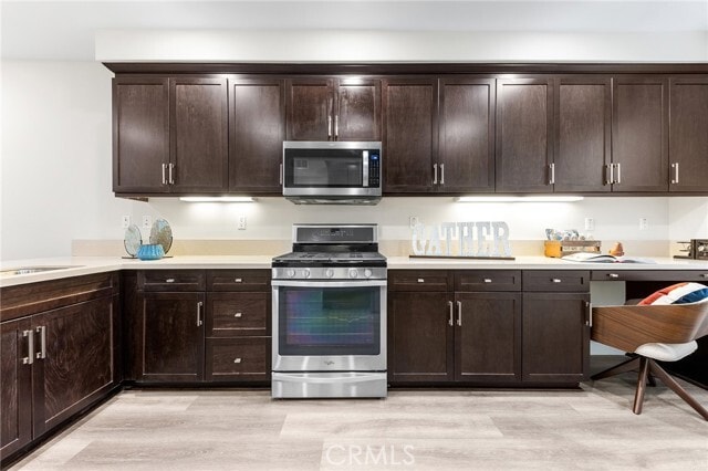 Building Photo - 67 Plateau