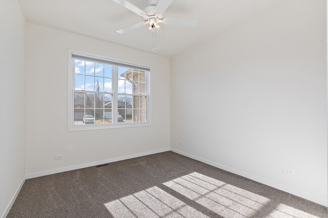 Building Photo - 64 Olympus Dr