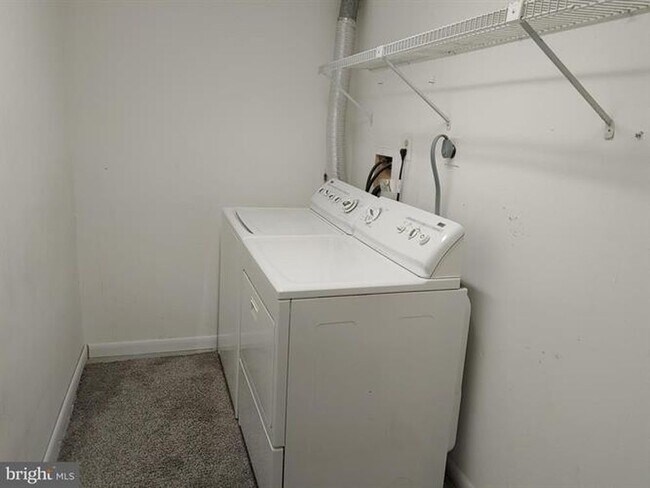 Building Photo - 13533 Ambassador Dr