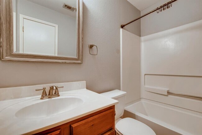 Building Photo - 303 Bello Dr