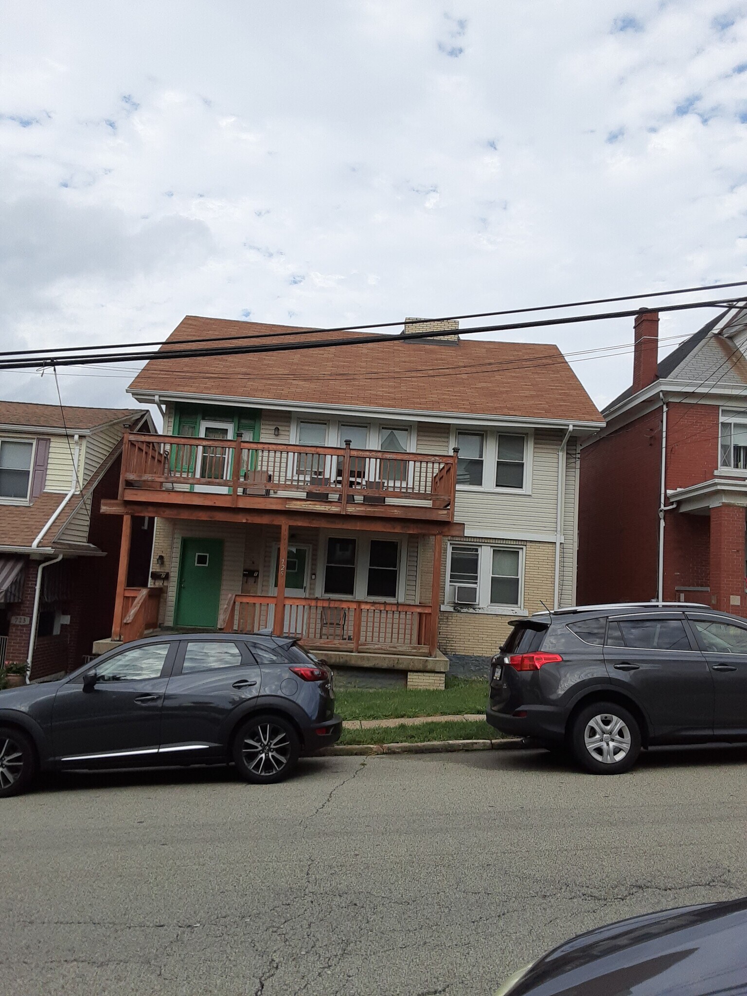 Building Photo - 725 Bellaire Ave
