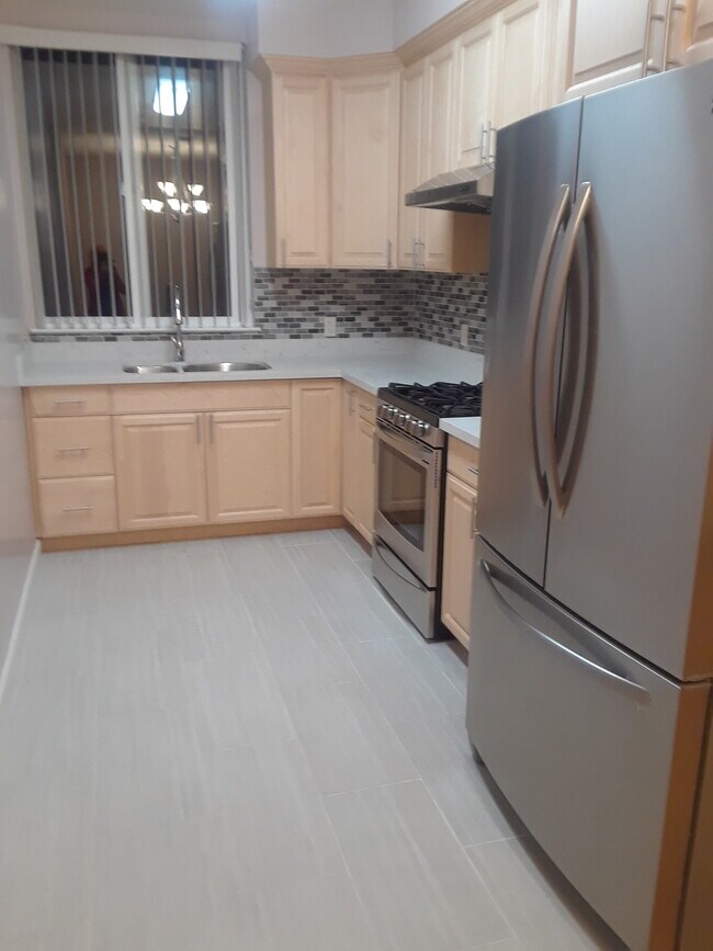 Building Photo - 473 34th Ave