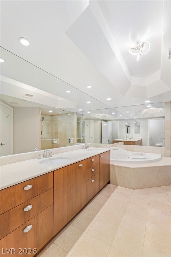 Building Photo - 2777 Paradise Rd