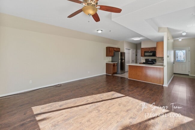 Building Photo - Charming 2BD/2.5BA Townhome with Attached ...