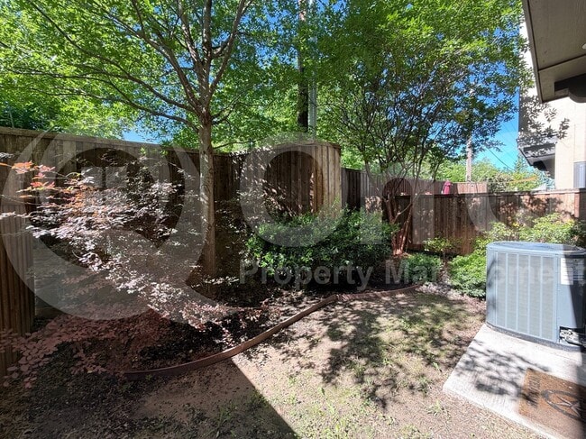 Building Photo - 1832 Stevens Bluff Ln