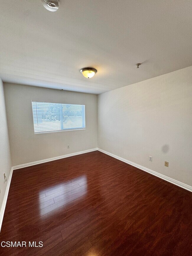 Building Photo - 13525 Vanowen St