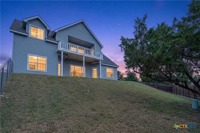 Building Photo - 1810 Mesa Oaks Cir