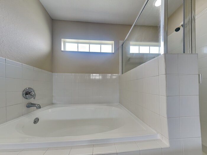 Building Photo - 7881 Manor Dr