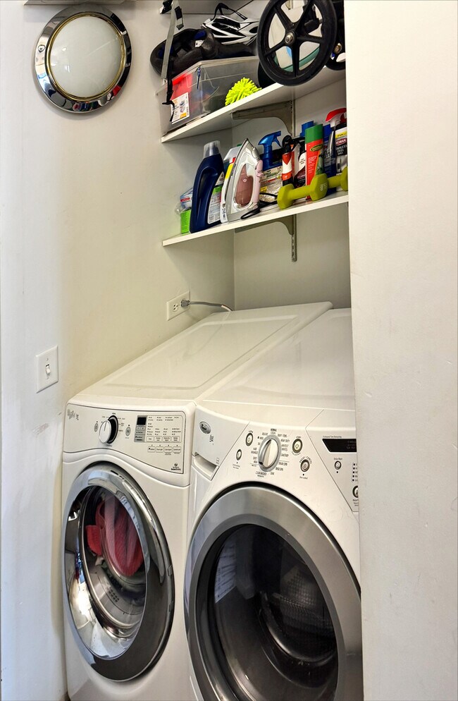 Building Photo - 1530 S State St