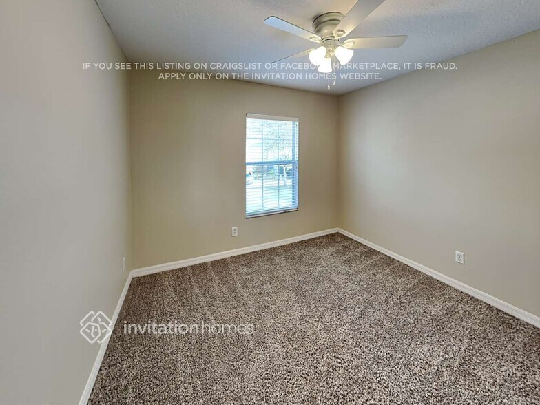 Building Photo - 11041 Golden Silence Dr