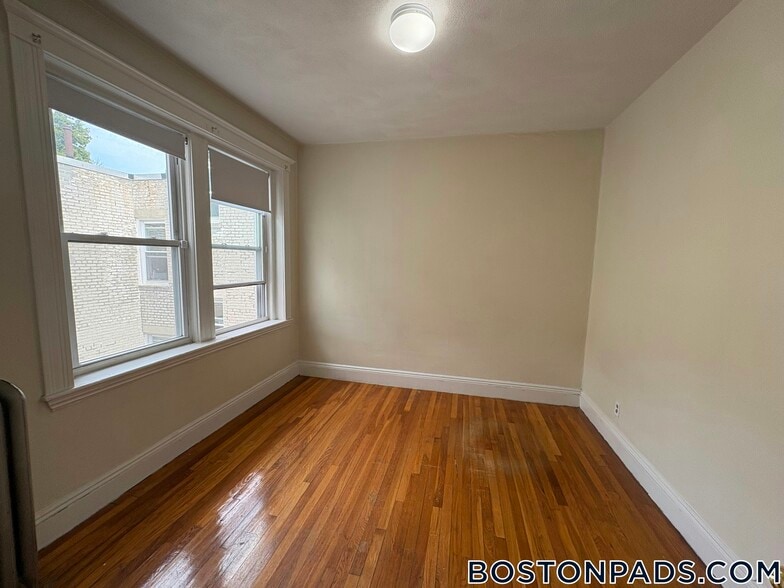 Building Photo - 9 Egremont Rd