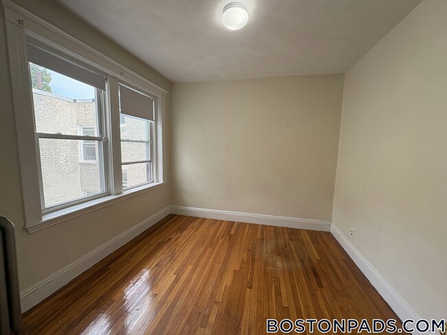 Building Photo - 9 Egremont Rd