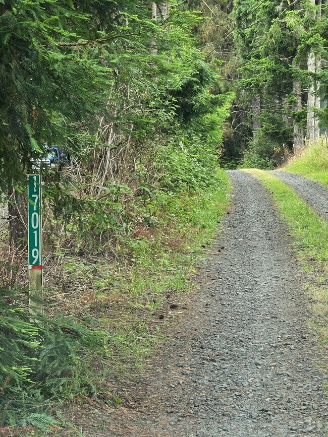 Building Photo - Exceptional Property! Walking Trails, Pond...