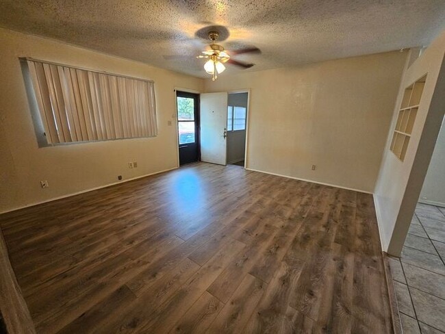 Building Photo - Spacious 3-Bedroom Home