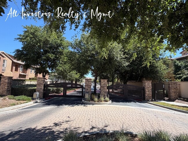 Building Photo - 44972 Bellflower Ln