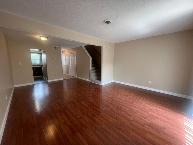 Building Photo - Conway - 2 Bedroom / 2.5 Bathroom