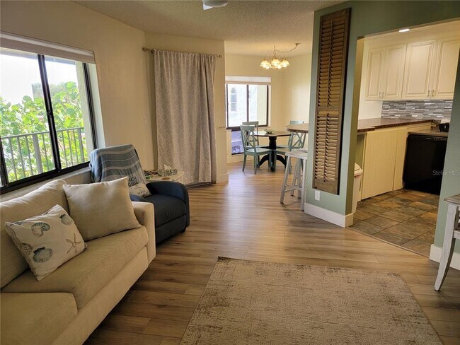 Building Photo - 1515 Pinellas Bayway S