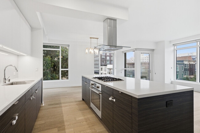 Building Photo - 1688 Pine St